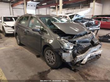  Salvage Toyota Prius v