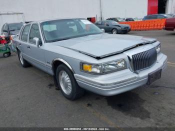  Salvage Lincoln Towncar