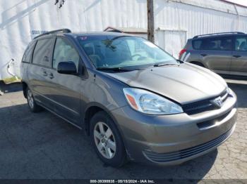  Salvage Toyota Sienna