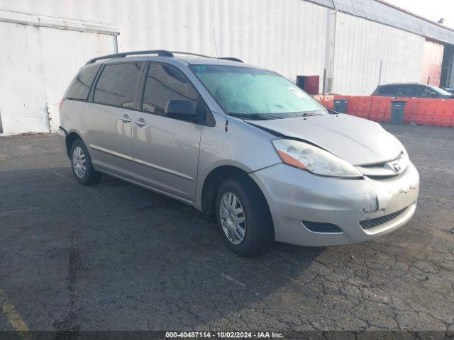  Salvage Toyota Sienna