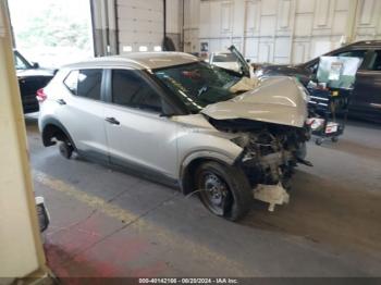  Salvage Nissan Kicks