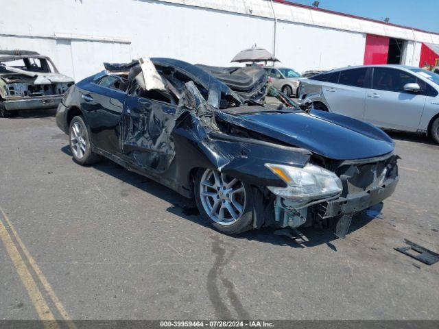  Salvage Nissan Maxima