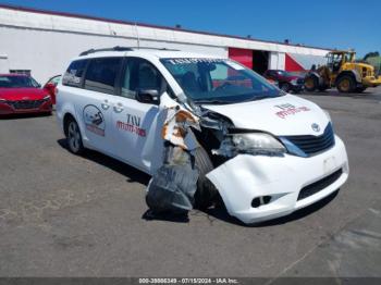  Salvage Toyota Sienna