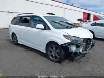  Salvage Toyota Sienna