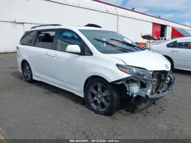  Salvage Toyota Sienna