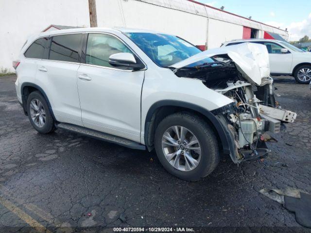  Salvage Toyota Highlander