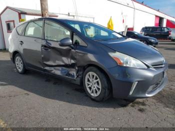  Salvage Toyota Prius v