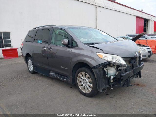  Salvage Toyota Sienna