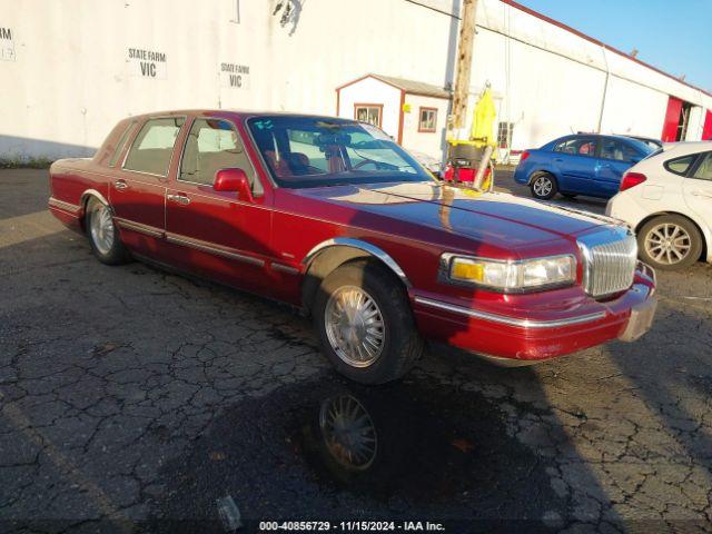  Salvage Lincoln Towncar