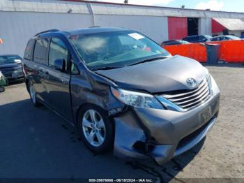  Salvage Toyota Sienna