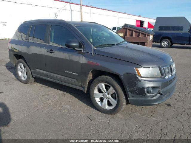  Salvage Jeep Compass