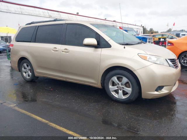  Salvage Toyota Sienna