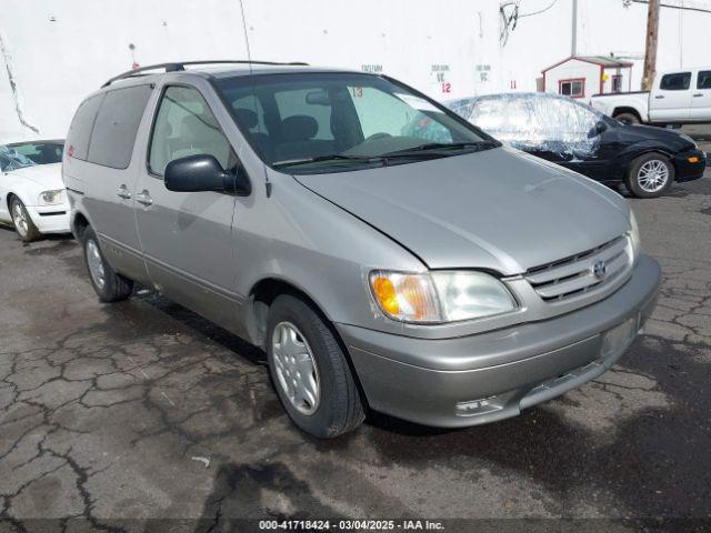  Salvage Toyota Sienna