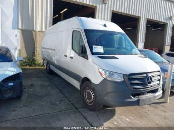  Salvage Mercedes-Benz Sprinter 2500