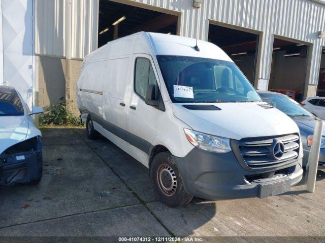  Salvage Mercedes-Benz Sprinter 2500