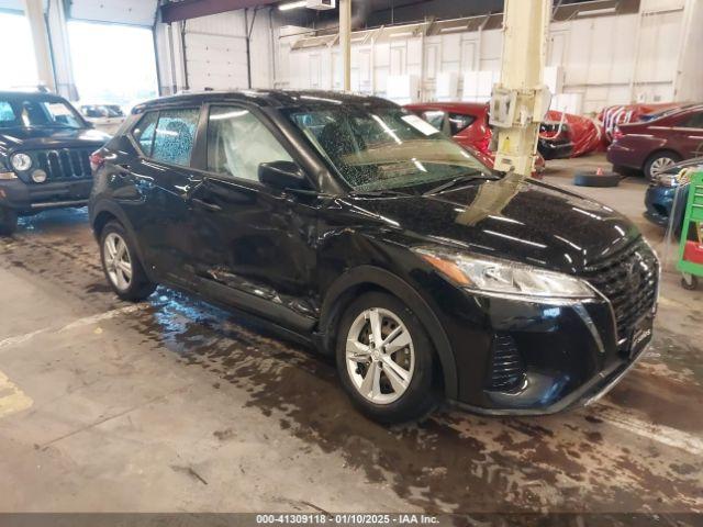  Salvage Nissan Kicks