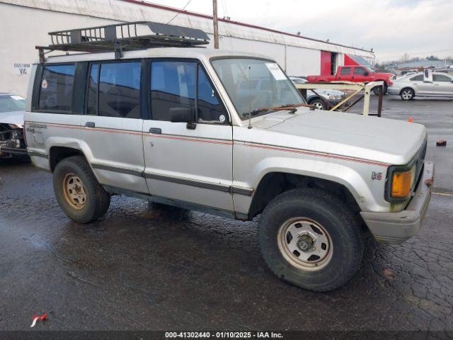  Salvage Isuzu Trooper