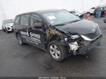  Salvage Toyota Sienna
