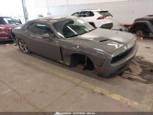  Salvage Dodge Challenger
