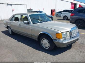  Salvage Mercedes-Benz 560