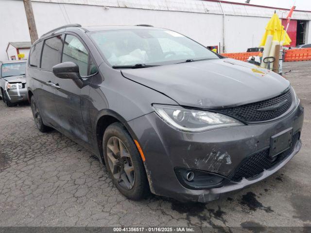  Salvage Chrysler Pacifica