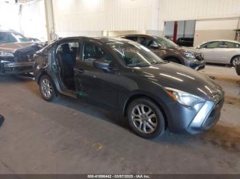  Salvage Toyota Yaris