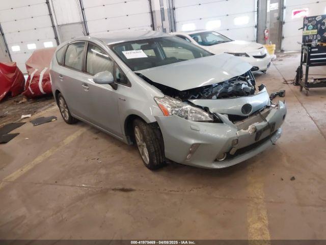 Salvage Toyota Prius v