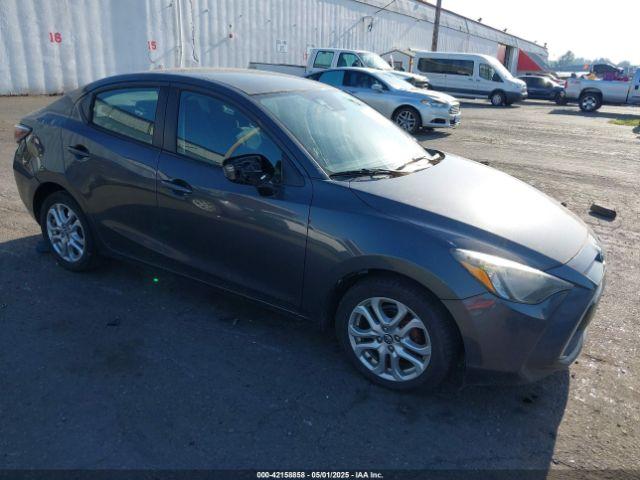  Salvage Toyota Yaris