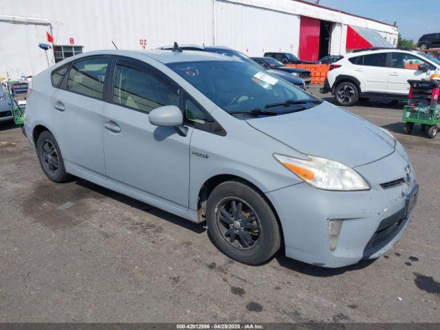  Salvage Toyota Prius
