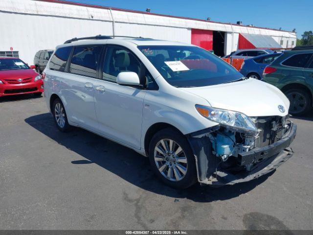  Salvage Toyota Sienna
