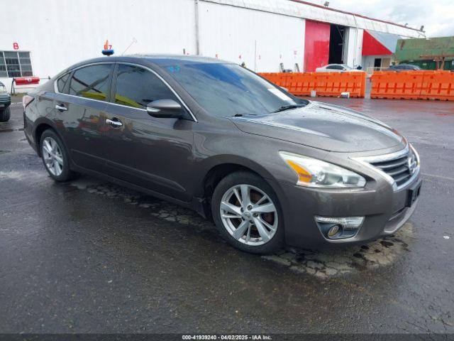  Salvage Nissan Altima