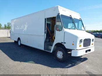  Salvage Freightliner Chassis
