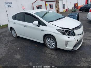  Salvage Toyota Prius