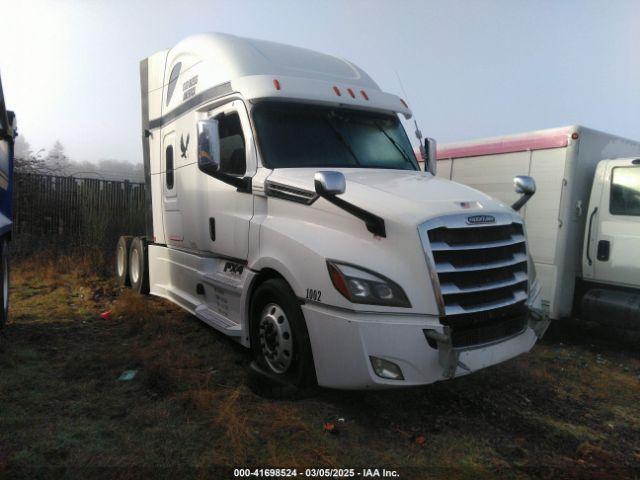  Salvage Freightliner New Cascadia 126