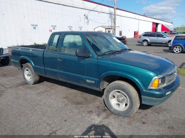  Salvage Chevrolet S-10