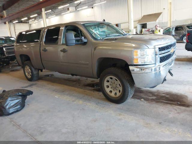  Salvage Chevrolet Silverado 2500