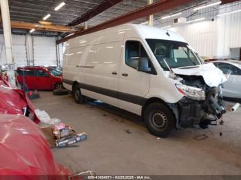  Salvage Mercedes-Benz Sprinter 2500