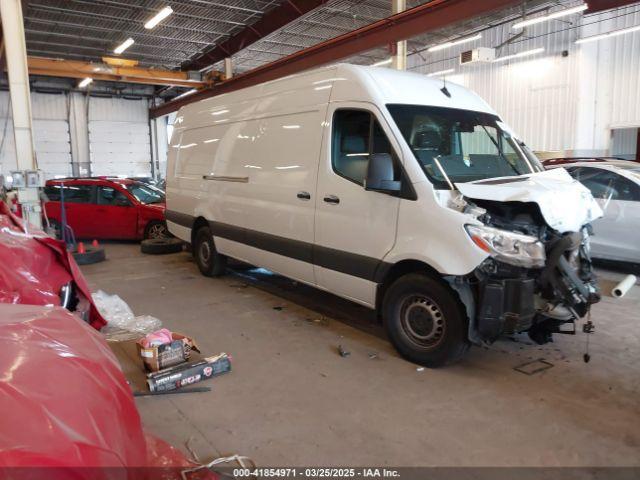  Salvage Mercedes-Benz Sprinter 2500