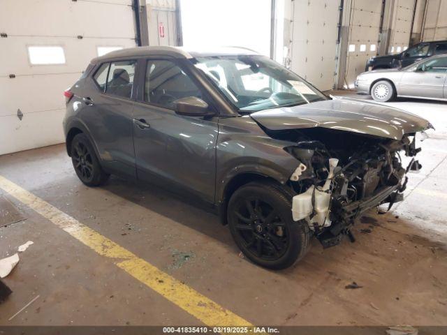  Salvage Nissan Kicks