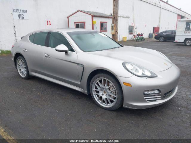  Salvage Porsche Panamera