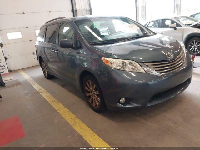 Salvage Toyota Sienna