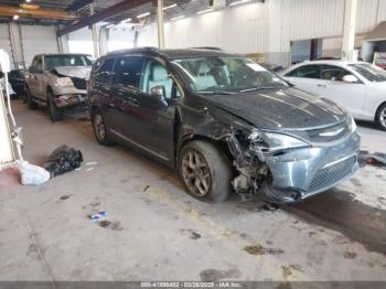  Salvage Chrysler Pacifica