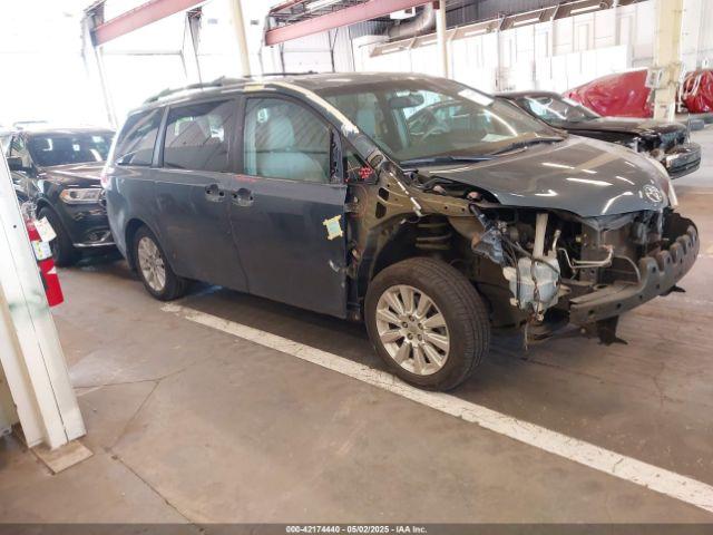  Salvage Toyota Sienna