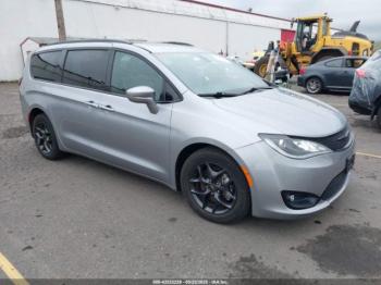  Salvage Chrysler Pacifica