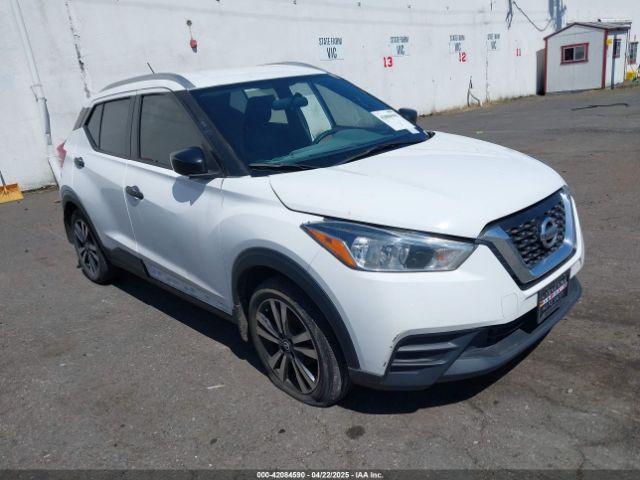  Salvage Nissan Kicks