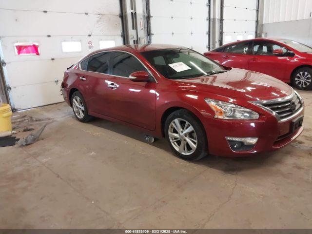  Salvage Nissan Altima