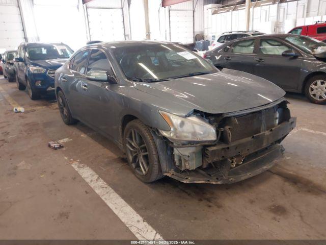  Salvage Nissan Maxima
