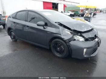 Salvage Toyota Prius