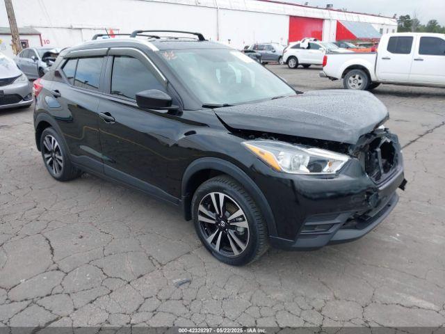  Salvage Nissan Kicks