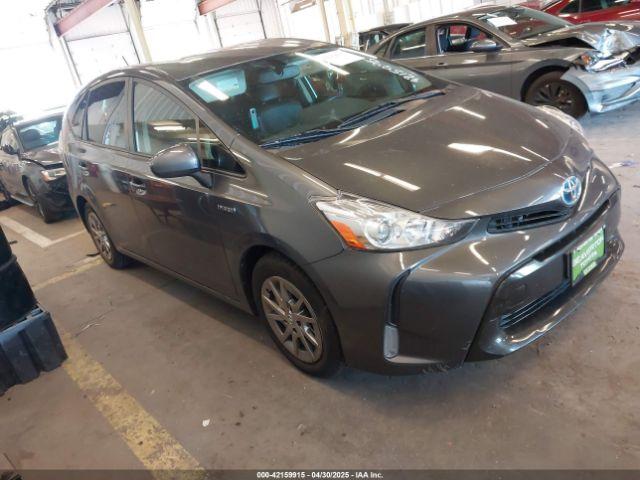  Salvage Toyota Prius v
